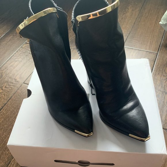 Black and Gold Aldo Booties, Yolanda-Style, Size 7.5 - Picture 10 of 13